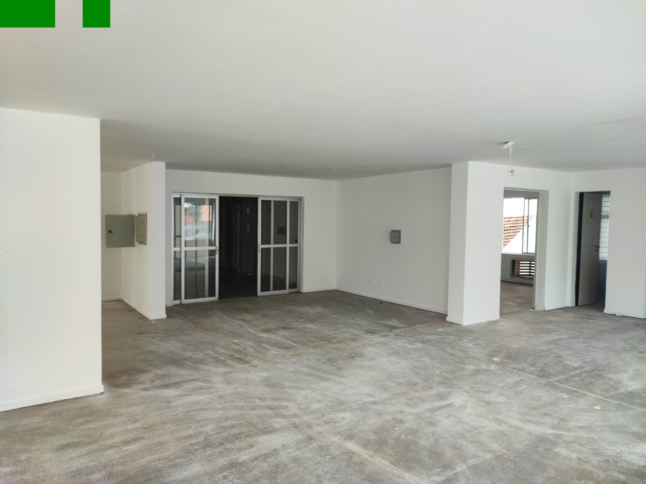 Sala comercial n° 201 c/ 05 vagas em Curitiba/PR