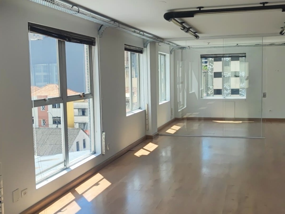 Sala comercial n° 201 c/ 04 vagas em Curitiba/PR