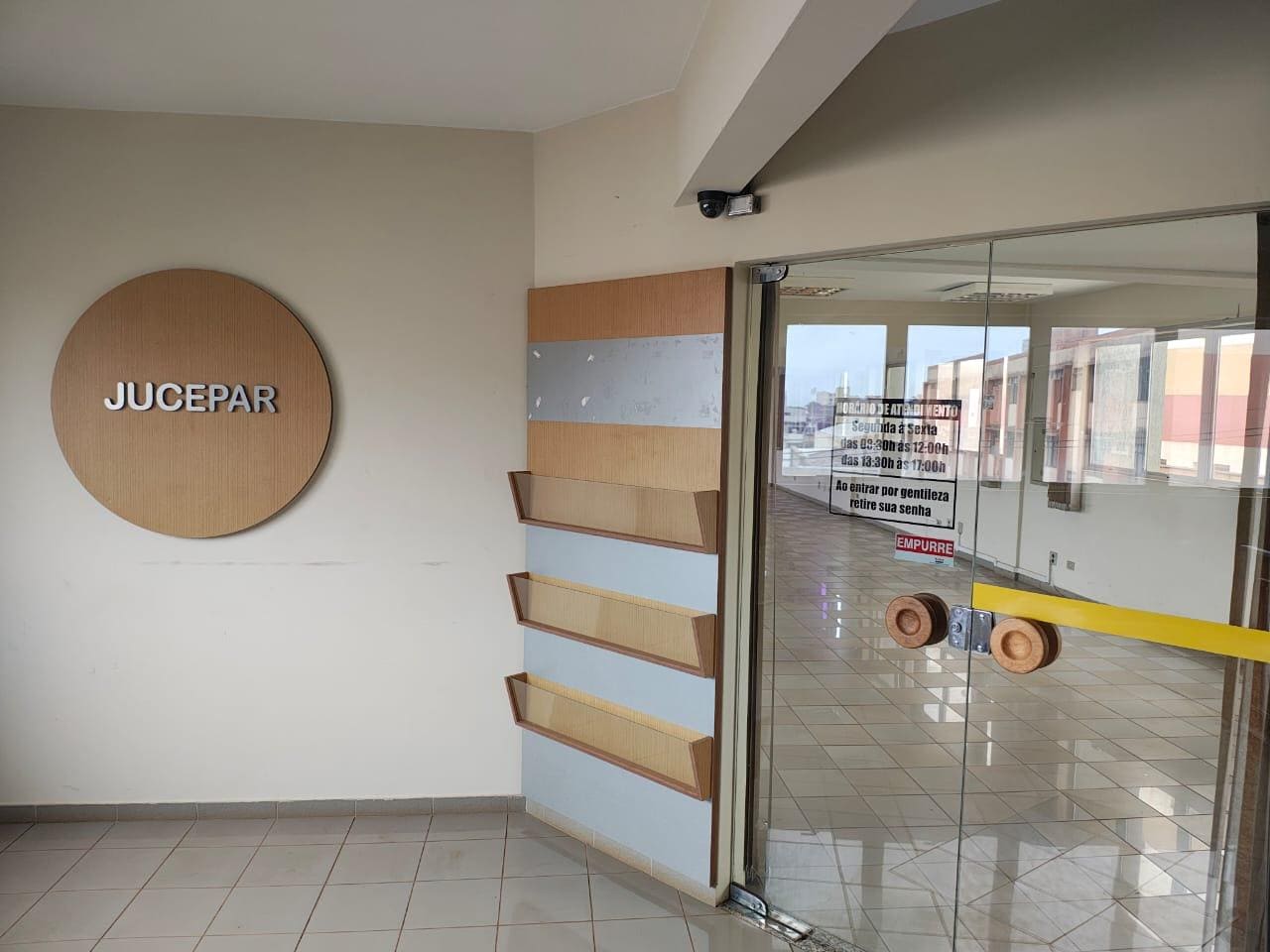Edifício comercial c/ 04 pavimentos + subsolo e bens diversos em Londrina/PR